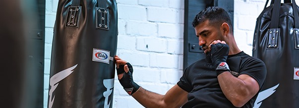 Amir Malekpour infr Cage Warriors