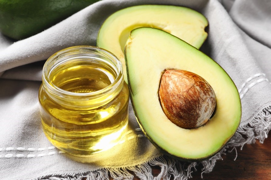 Avokado och olivolja är två hälsosamma  fettkällor.